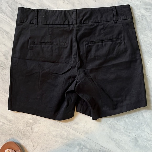 Ann Taylor New Devin Fit Black NWOT Shorts Runs big Size 4 - Picture 6 of 9